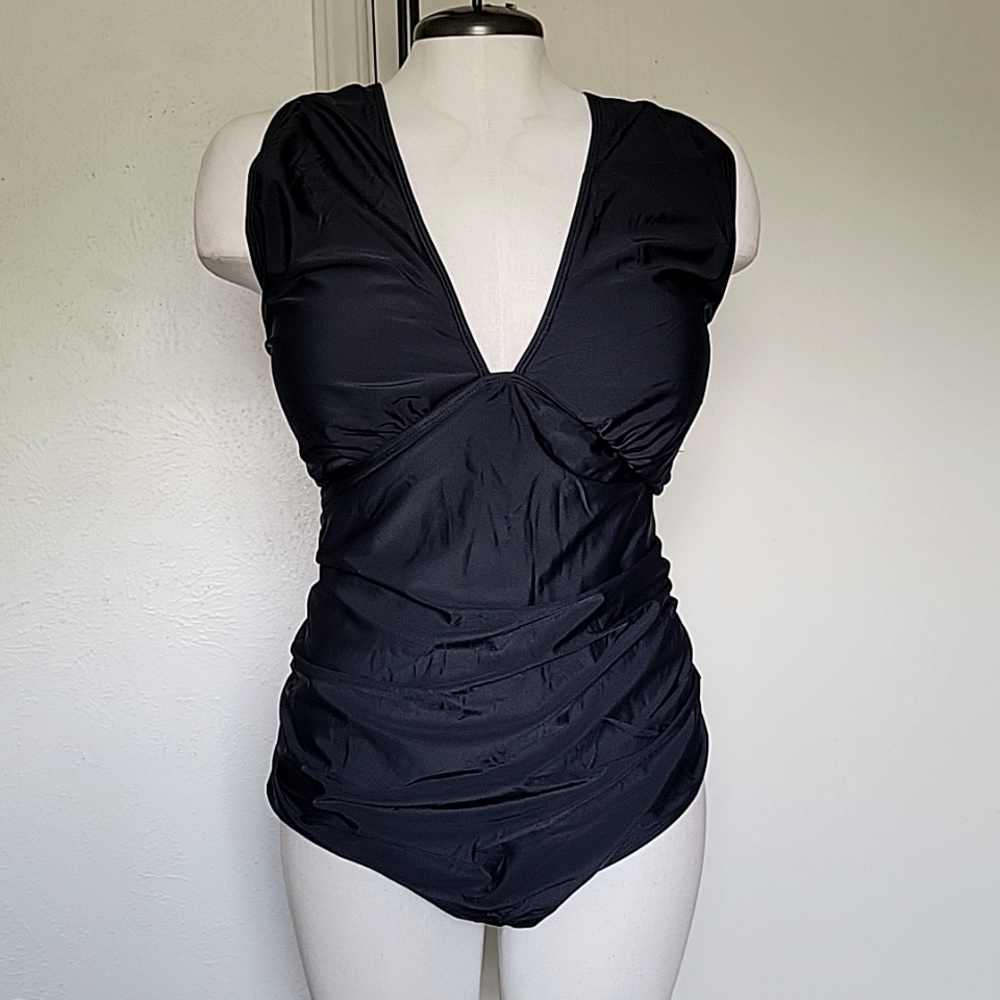 Women's DACI Black Swimwear Size 22W